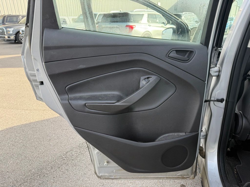 2019 Ford Escape S photo 4