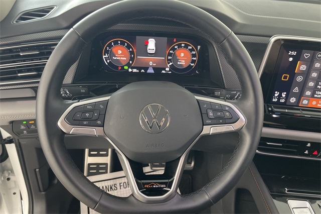 2025 Volkswagen Atlas Peak Edition SE photo 3