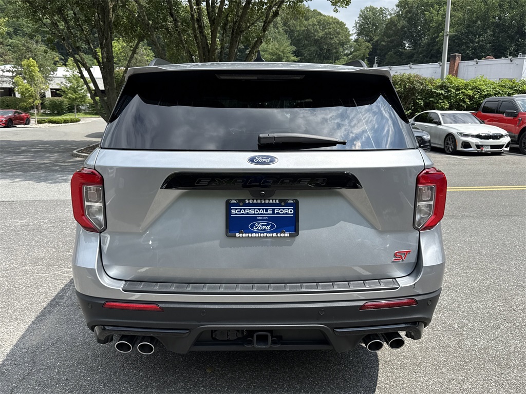 2023 Ford Explorer ST photo 3