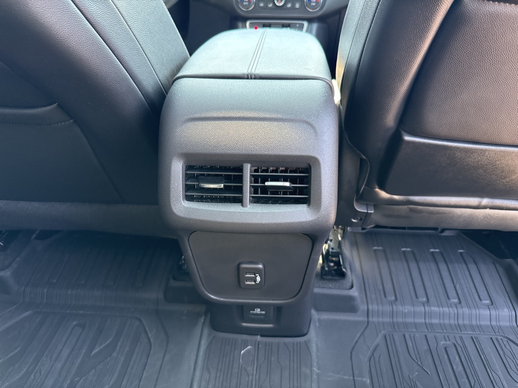 2024 Gmc Terrain SLT photo 32
