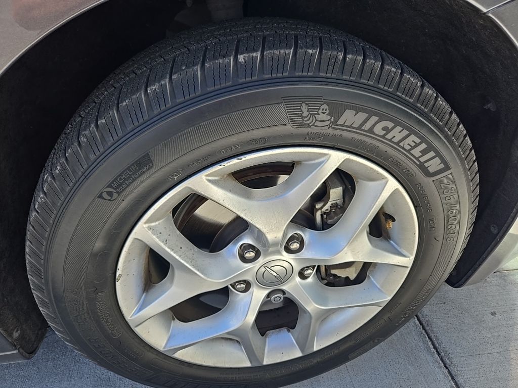 2020 Chrysler Pacifica Touring photo 11