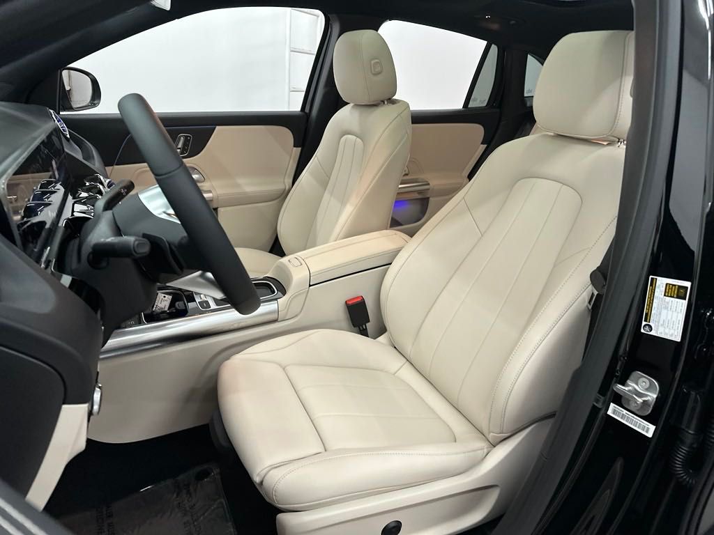 2025 Mercedes Benz GLA 250 photo 12