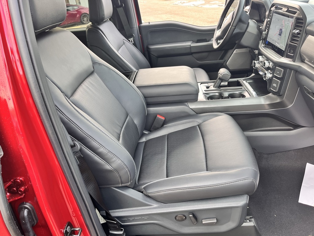 2025 Ford F-150 Lariat photo 17