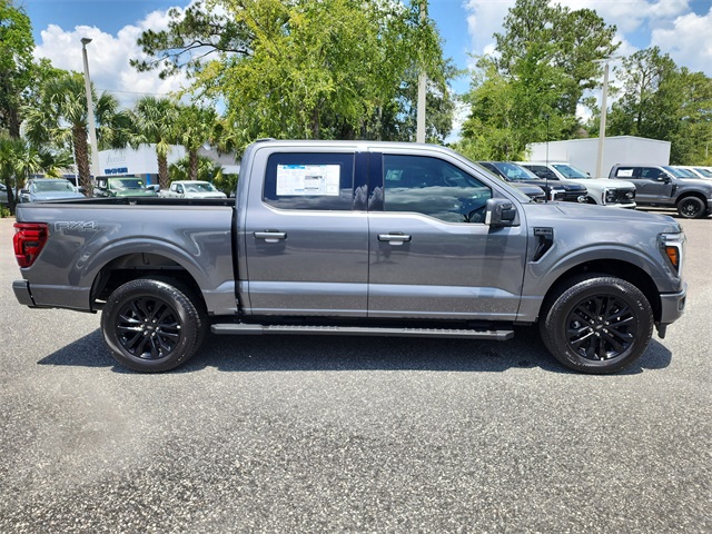 2025 Ford F-150 Lariat photo 2