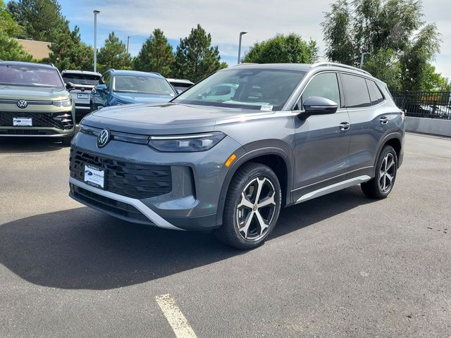 2025 Volkswagen Tiguan SE's photo