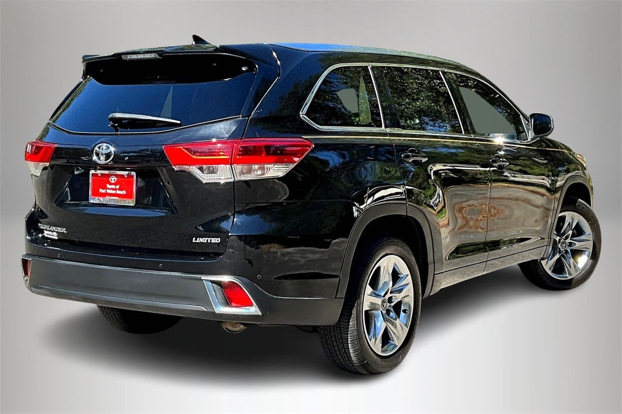2019 Toyota Highlander Limited Platinum photo 3