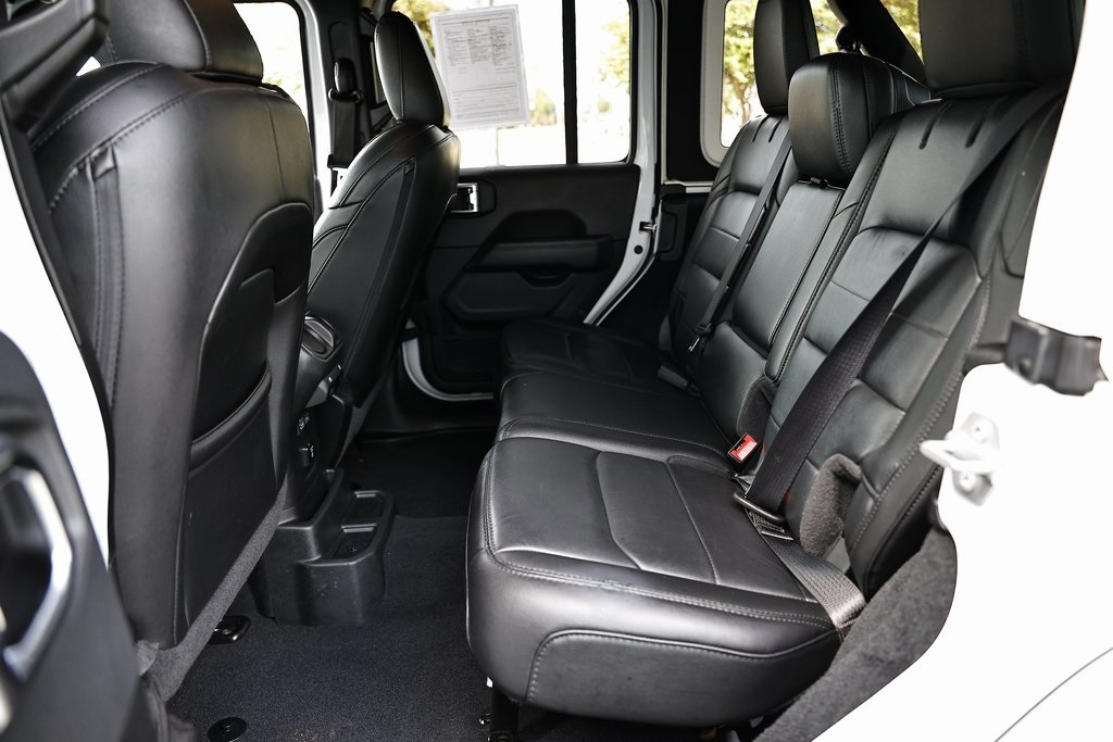 2022 Jeep Wrangler Unlimited Sahara Altitude photo 25