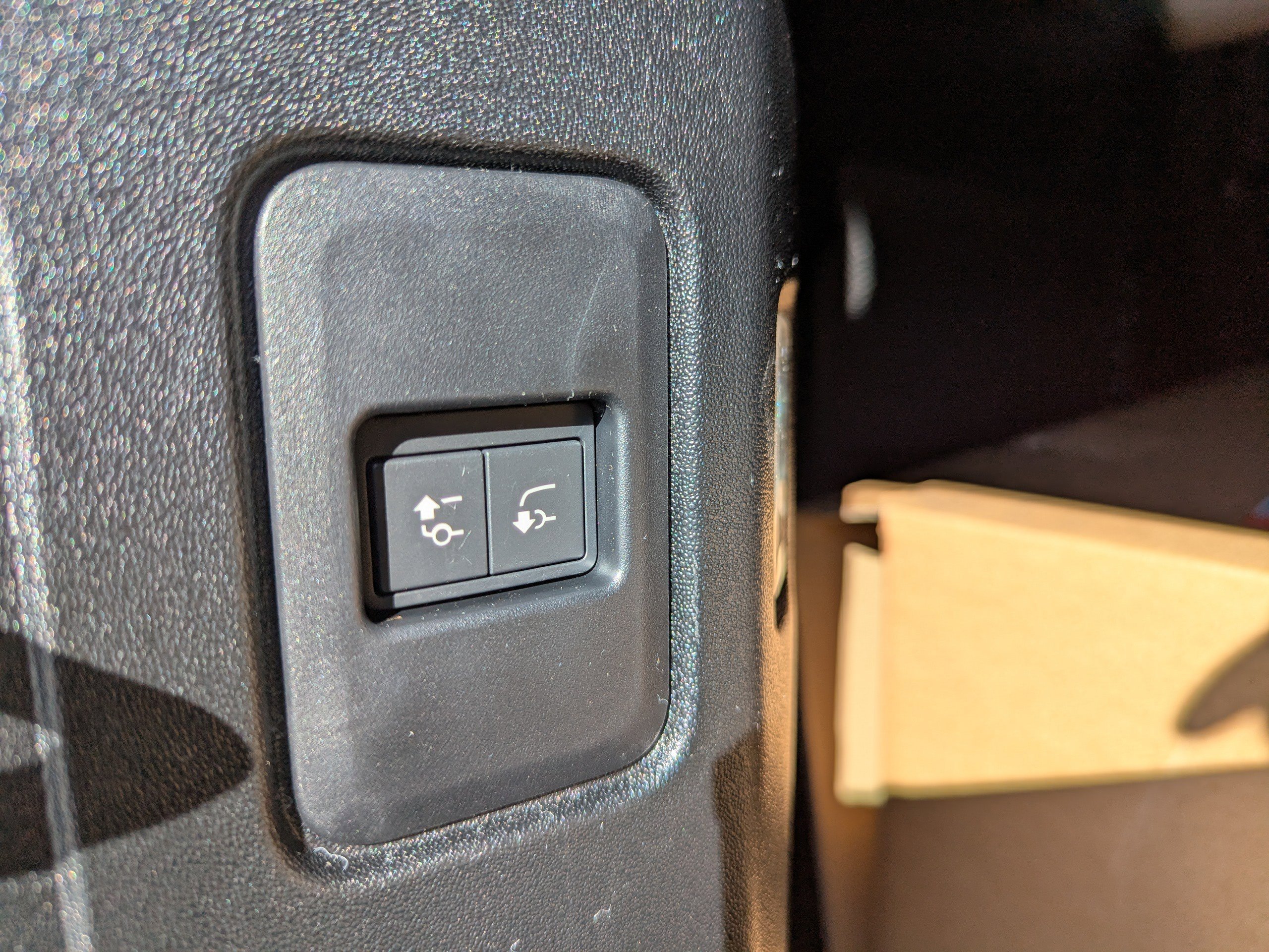 2026 Land Rover Defender 110 S photo 7