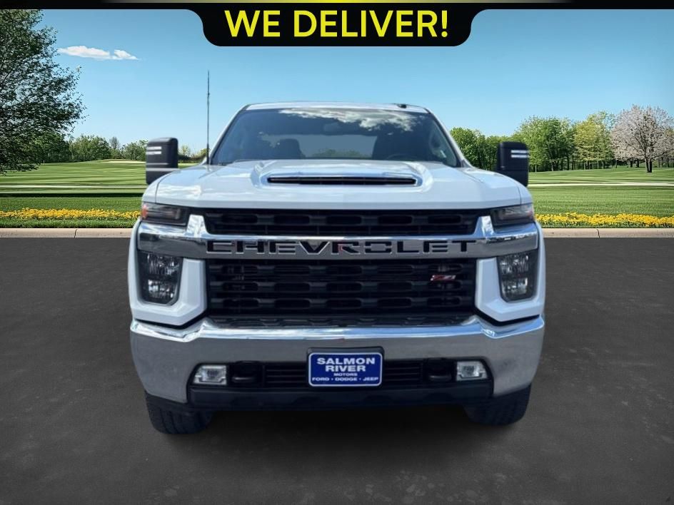 2023 Chevrolet Silverado 2500HD LT photo 2