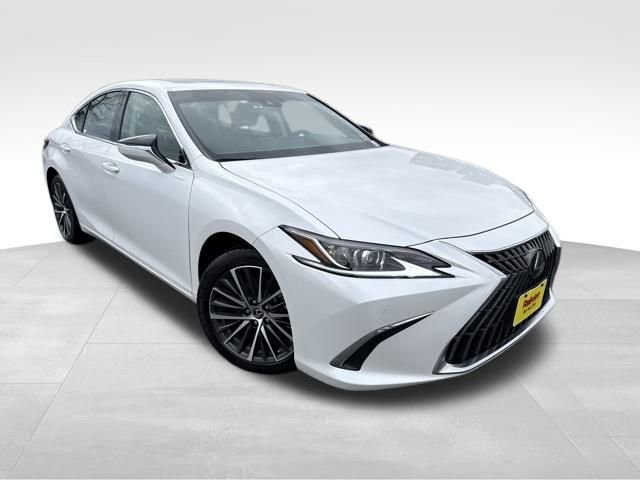 2024 Lexus ES Hybrid 300h's photo