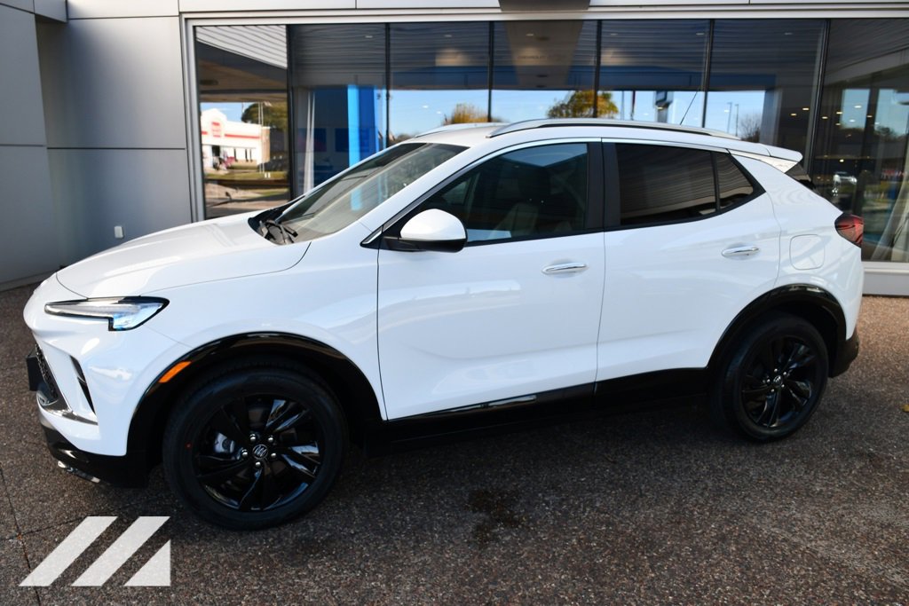 2024 Buick Encore GX Sport Touring photo 2