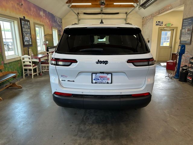 2022 Jeep Grand Cherokee Altitude photo 8