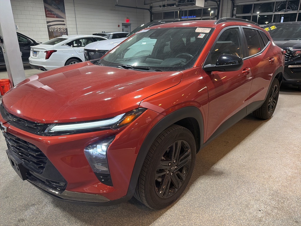 2024 CHEVROLET TRAX - Image 1