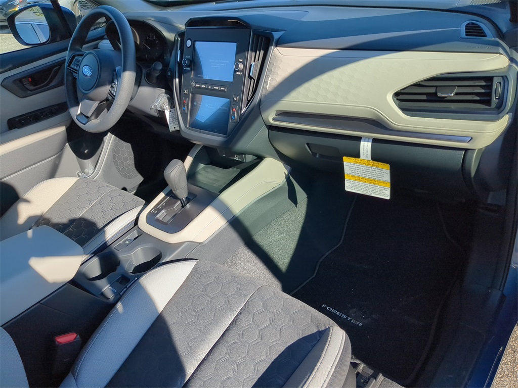 2025 Subaru Forester Base photo 9
