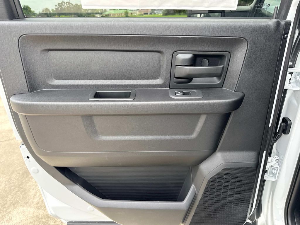 2025 Ram 2500 Tradesman photo 28
