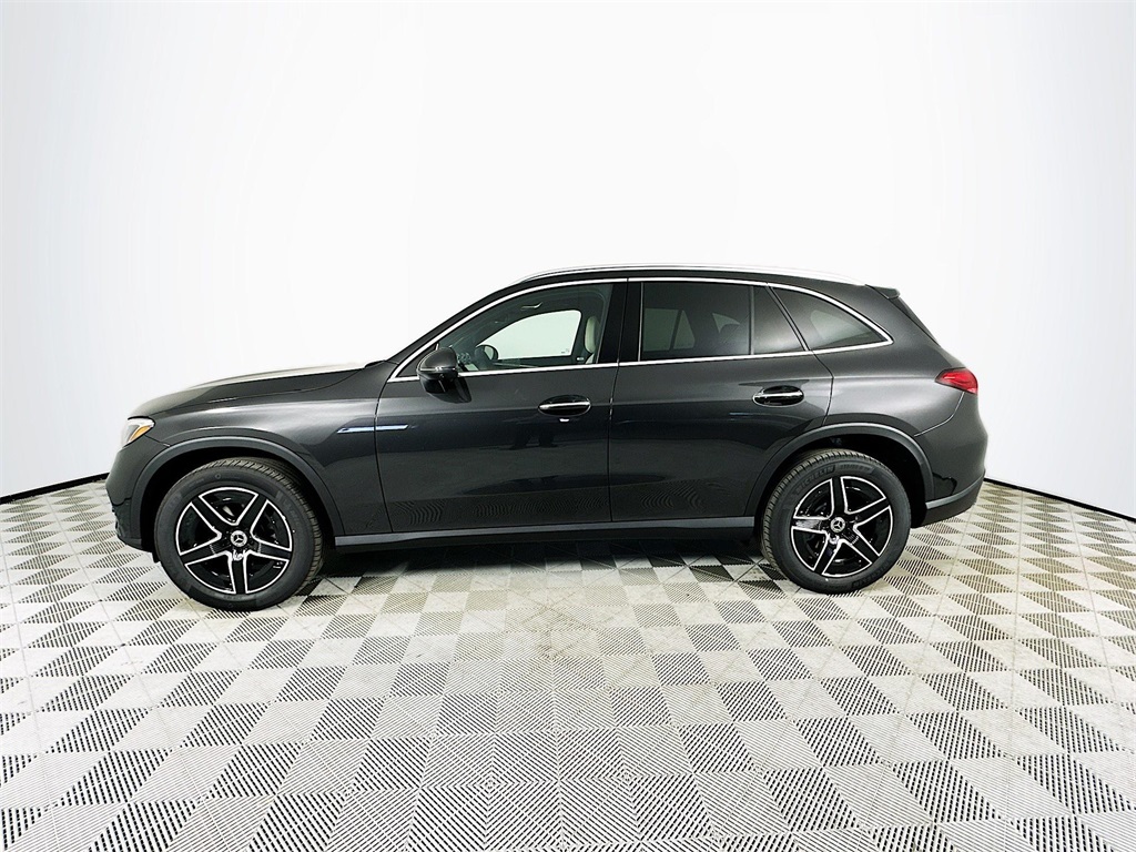 2026 Mercedes Benz GLC 300 4MATIC photo 4