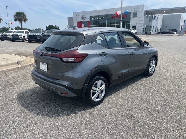 2025 Nissan Kicks Play S photo 4