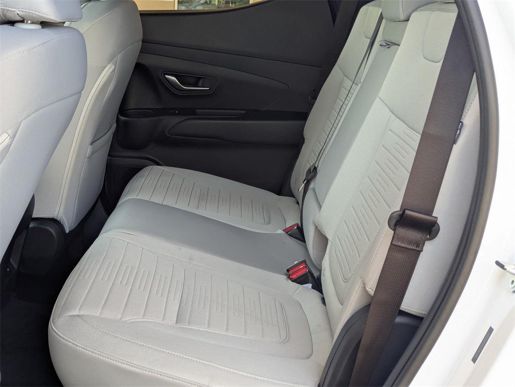 2025 Hyundai Santa Cruz SE photo 25