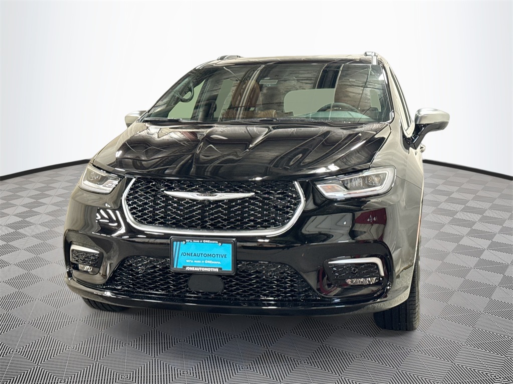 2026 Chrysler Pacifica Pinnacle's photo