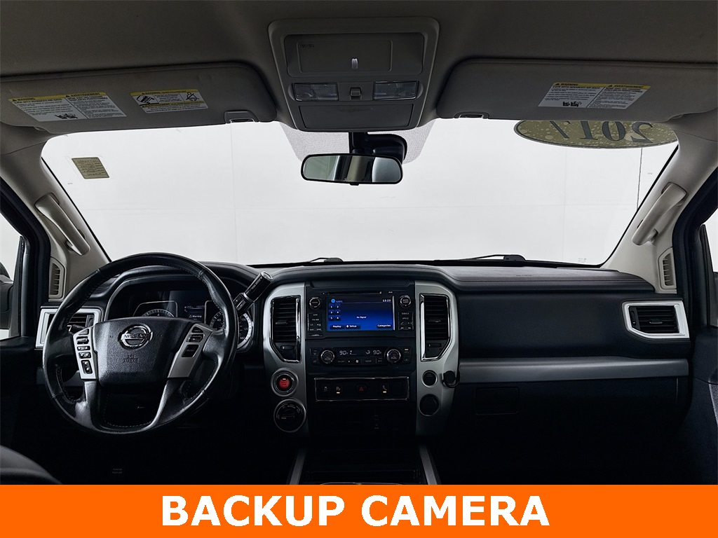 2017 Nissan Titan PRO-4X photo 2