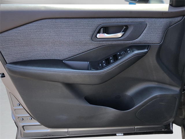 2023 Nissan Rogue SV photo 8