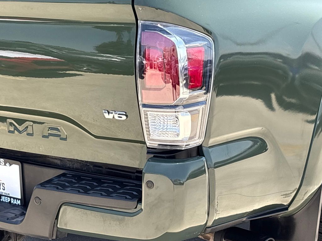 2022 Toyota Tacoma TRD Sport V6 photo 5