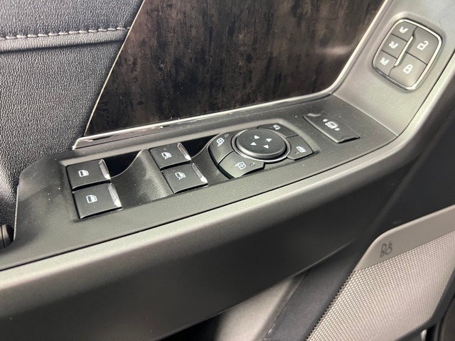 2025 Ford F-350 Lariat photo 8