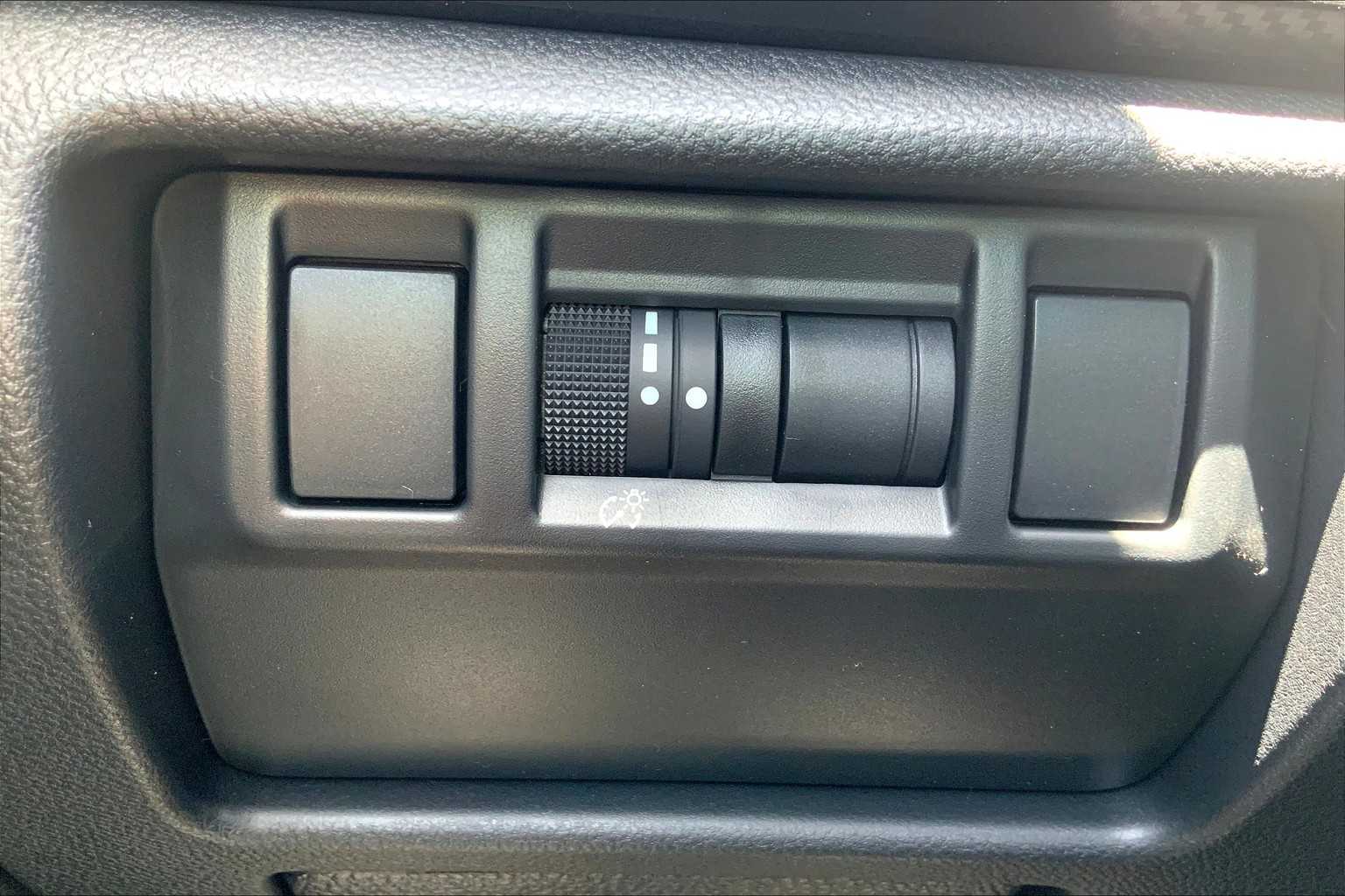 2025 Subaru Crosstrek Premium photo 14