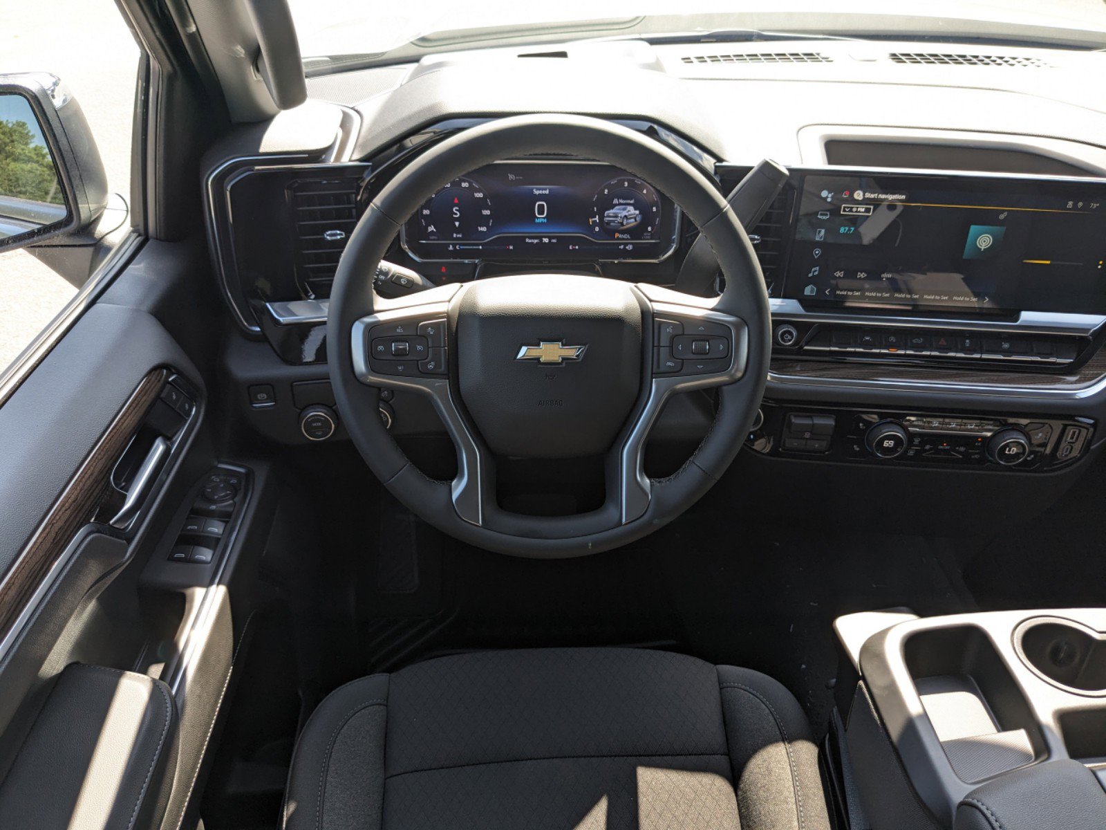 2025 Chevrolet Silverado 1500 LT photo 16