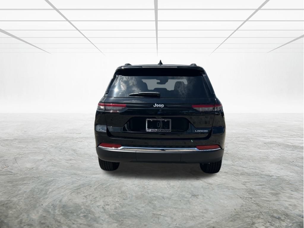 2025 Jeep Grand Cherokee Laredo X photo 4