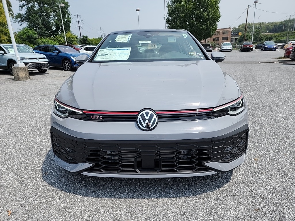 2025 Volkswagen Golf GTI SE photo 2