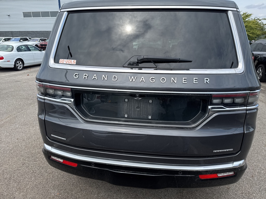 2022 Jeep Grand Wagoneer II photo 4
