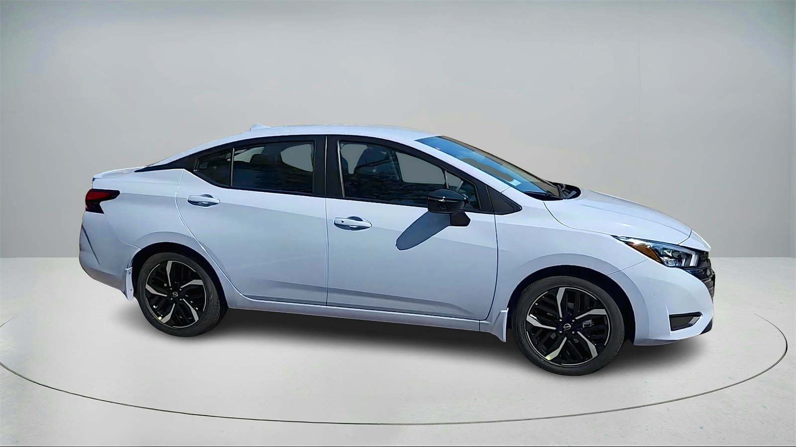 2025 Nissan Versa SR photo 2