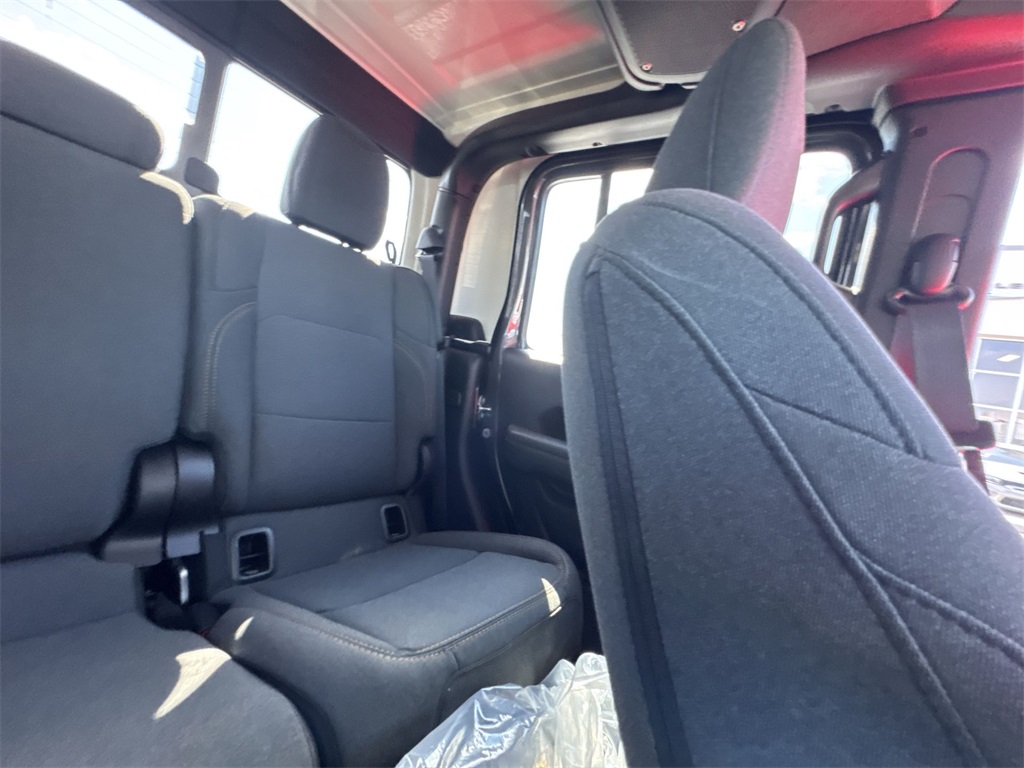 2025 Jeep Gladiator Willys photo 13