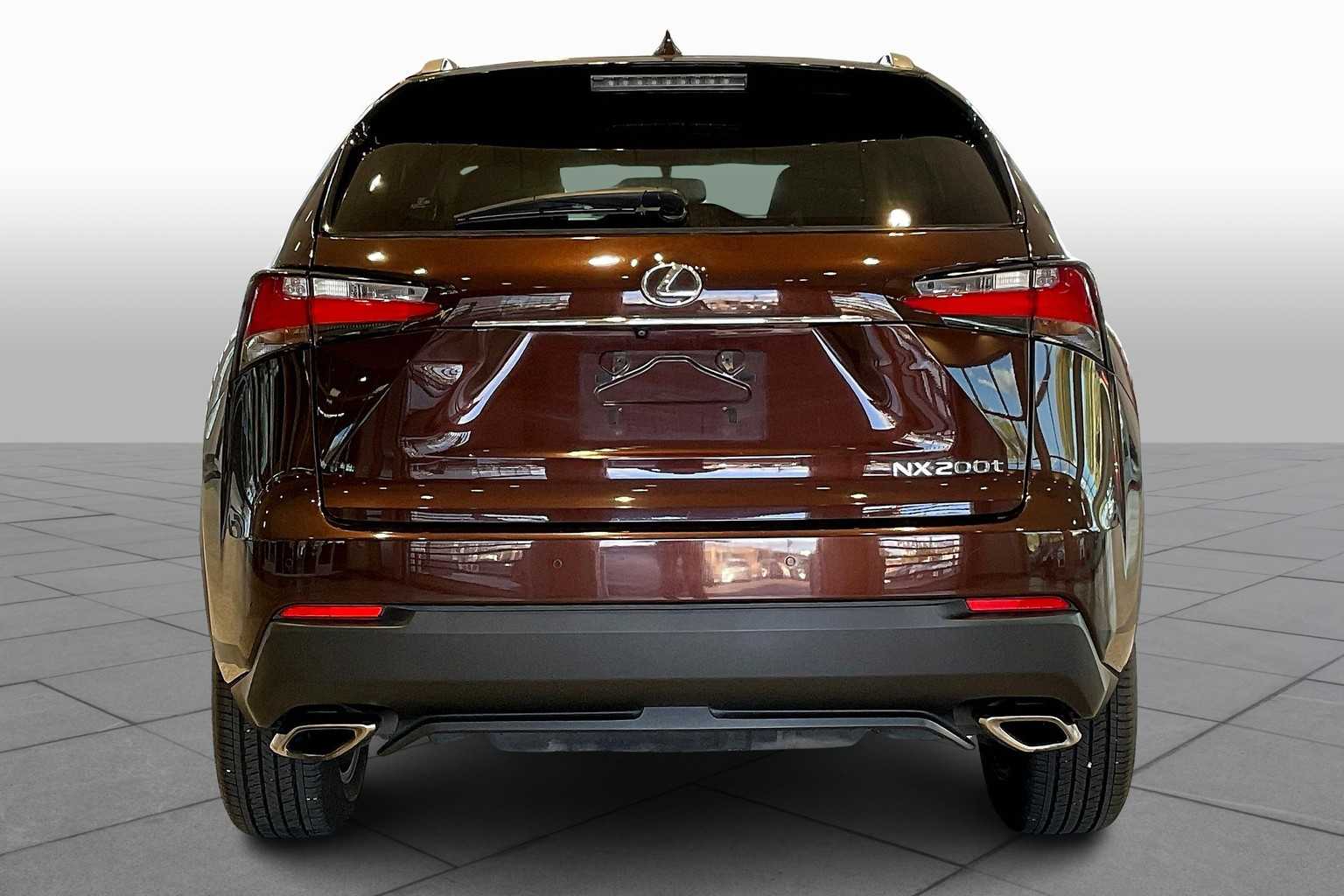 2017 Lexus NX 200t Luxury photo 4