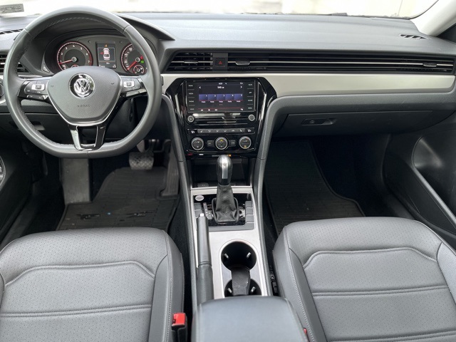 2022 Volkswagen Passat 2.0T SE photo 4