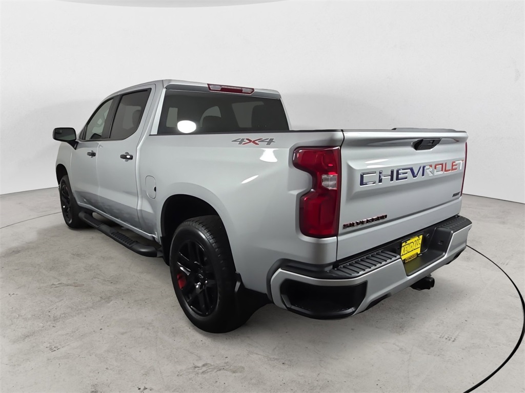 2022 Chevrolet Silverado 1500 RST photo 2
