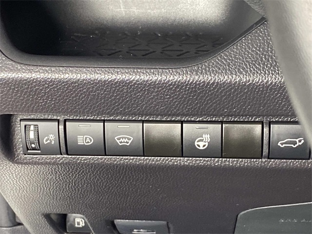 2024 Toyota RAV4 Hybrid XLE photo 18