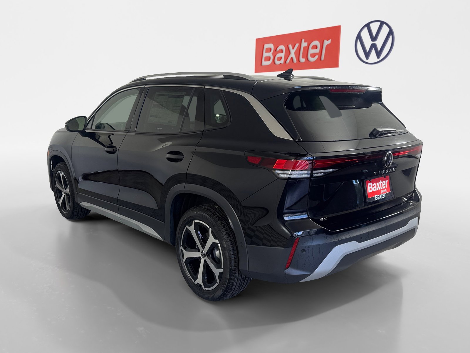 2025 Volkswagen Tiguan SE photo 3