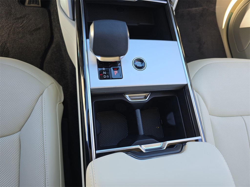 2025 Land Rover Range Rover SE photo 22