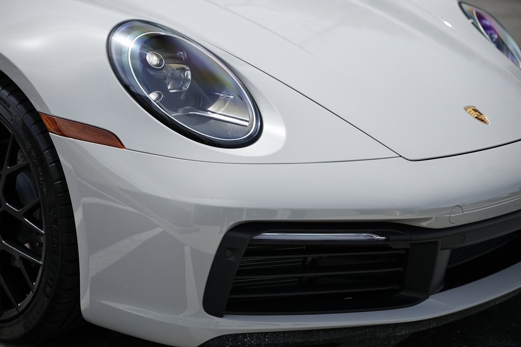 2024 Porsche 911 T 4 photo 11