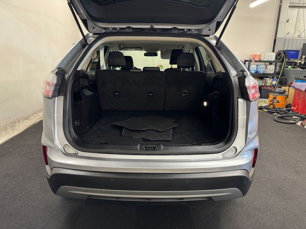 2024 Ford Edge SEL photo 6