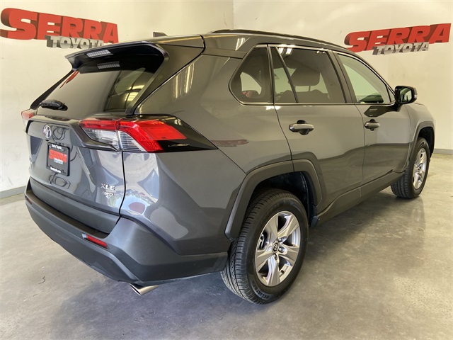 2024 Toyota RAV4 XLE photo 17