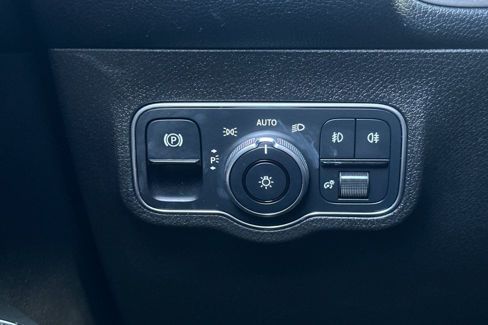 2021 Mercedes Benz GLB 250 photo 25