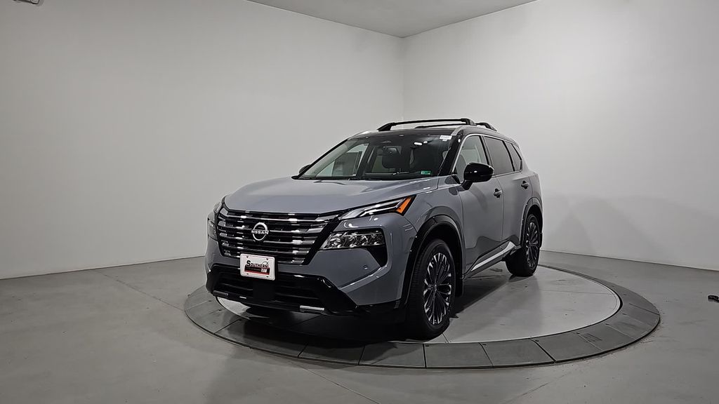 2025 Nissan Rogue Platinum's photo