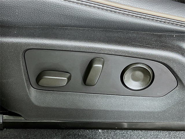 2024 Gmc Canyon Denali photo 10