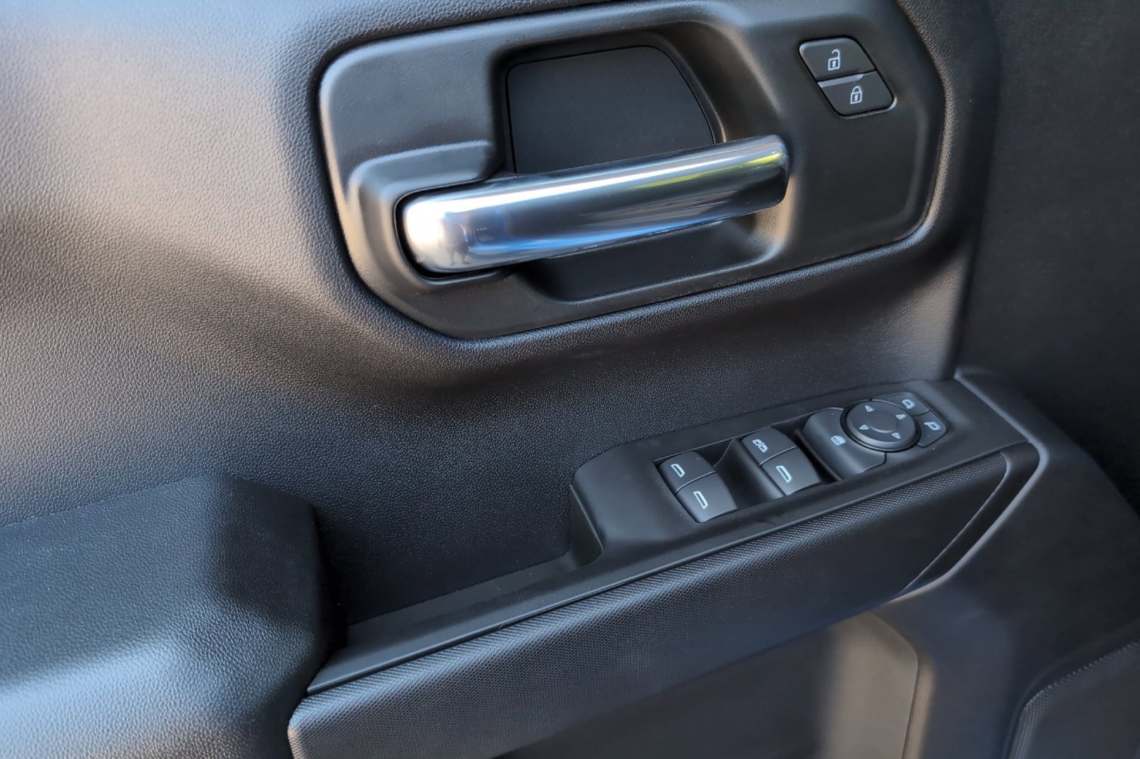 2026 Chevrolet Silverado 1500 Custom photo 11