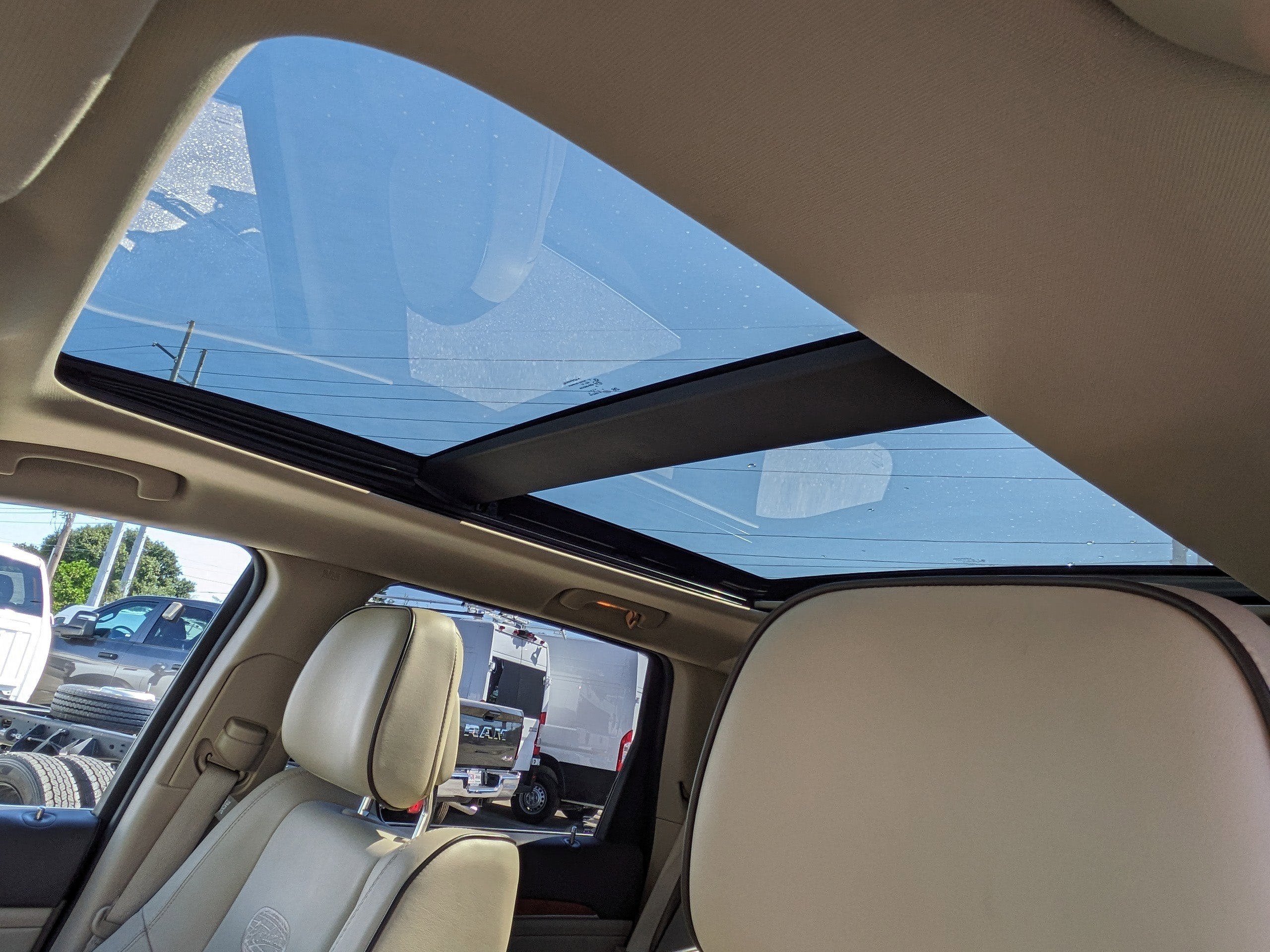 2013 Jeep Grand Cherokee Overland photo 22