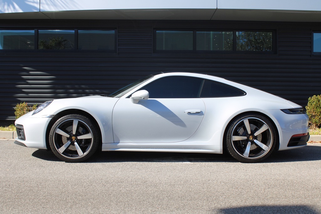 2024 Porsche 911 4S Coupe photo 2