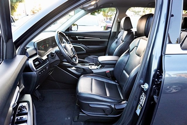 2024 Kia Telluride LX photo 10